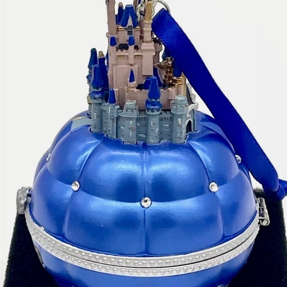 Disney Sketchbook Ornament Engagement Ring Box Castle Wedding New - Picture 3 of 5